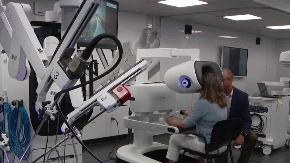 Methodist's Thoracic Oncology Mobile Experience truck 'test drives' latest lung cancer care technology