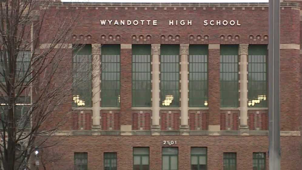 Wyandotte High School closed Monday after small fire reported in storage closet
