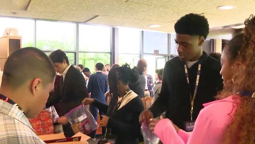 Students graduate from Ravens Leadership Institute