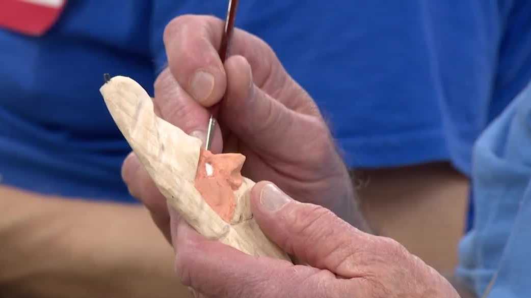 Wilson Park seniors craft ornaments for veterans at VA Hospital
