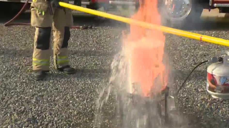 Safety tips for deep frying a turkey this Thanksgiving