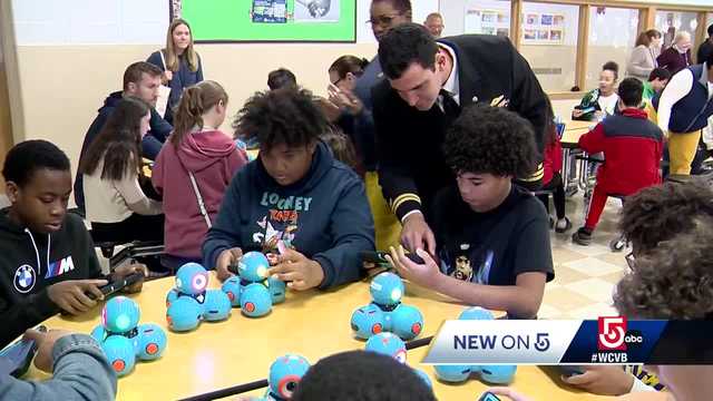 New England Patriots long snapper Joe Cardona helps lead STEM program at Brockton school - Vimarsana News