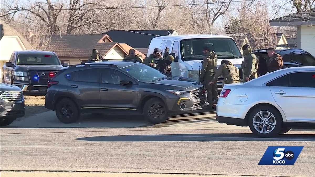 ICE agents detain man in southeast Oklahoma City after chase