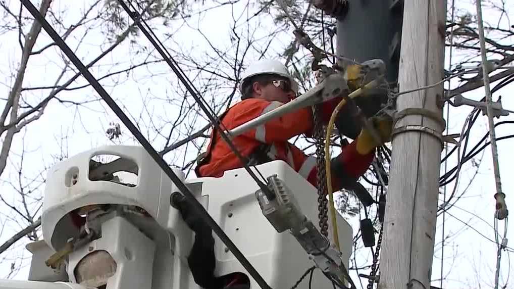 Crews prepare for messy roads and outages Sunday night into Monday