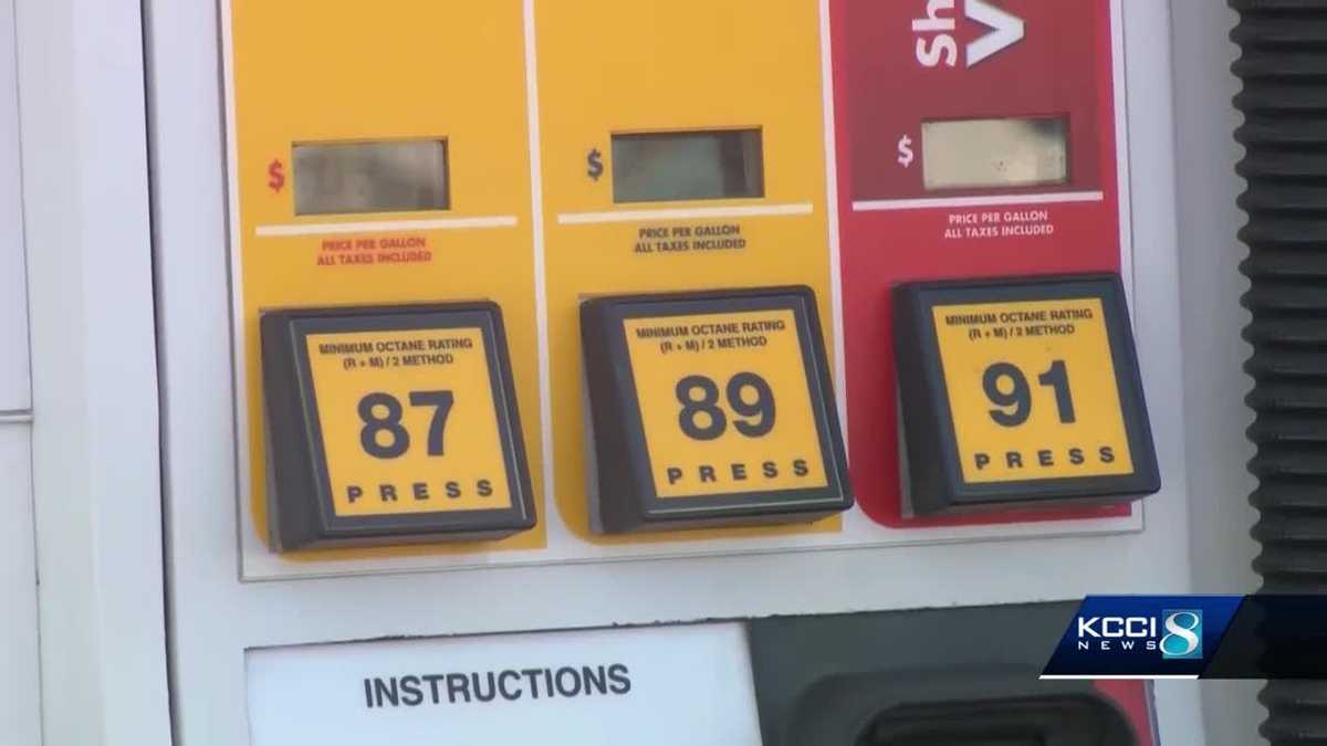 Gas prices per gallon near 3 mark in Iowa