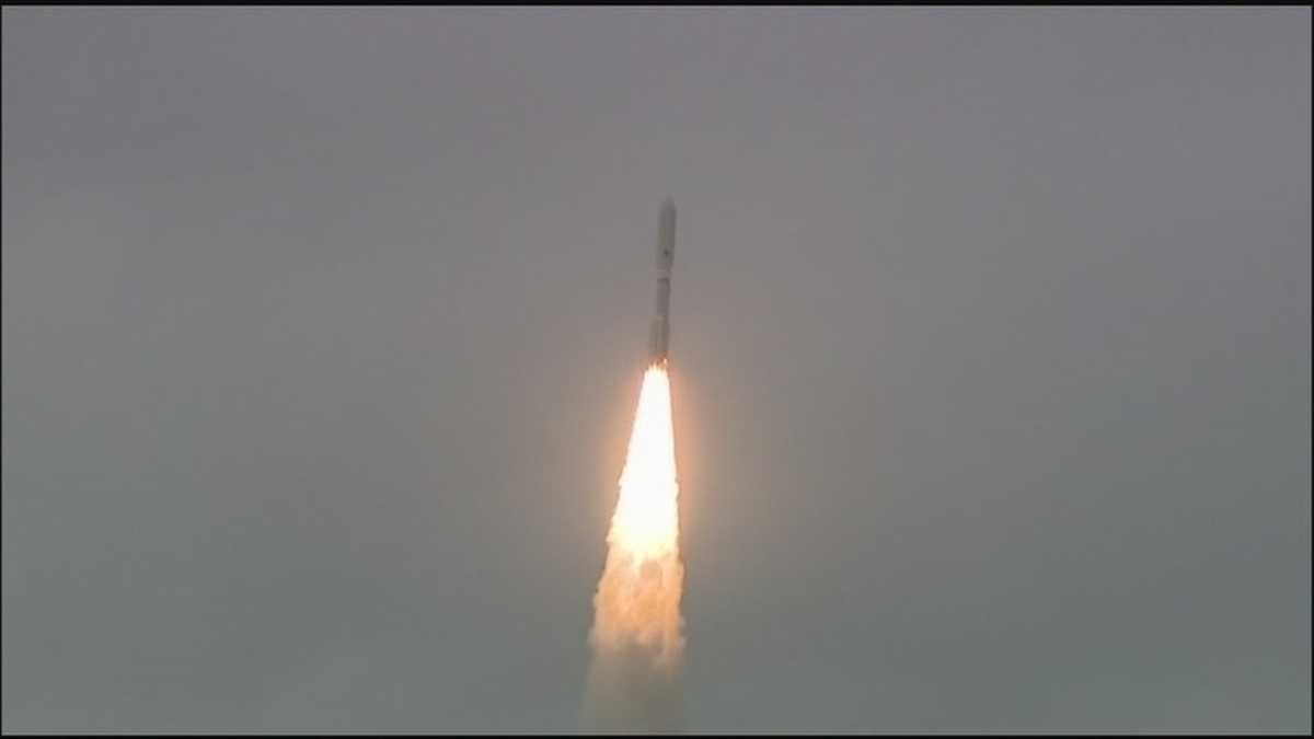 Atlas V rocket launches from Cape Canaveral