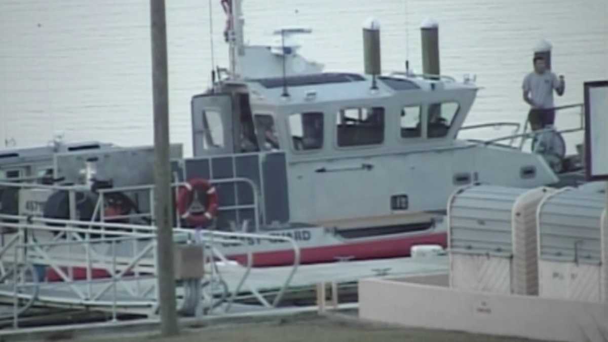 U.S. Coast Guard, Navy searching for missing boater