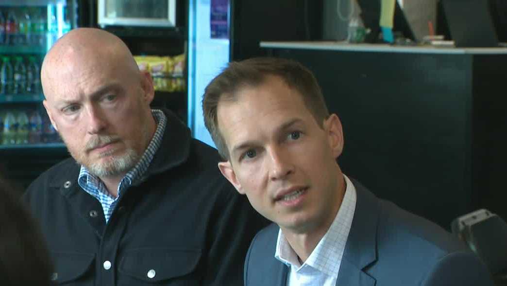 Massachusetts congressman holds roundtable discussion in New Hampshire