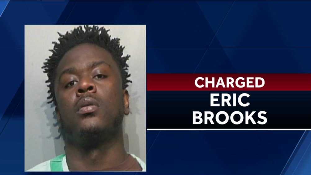Driver arrested after police chase in Des Moines