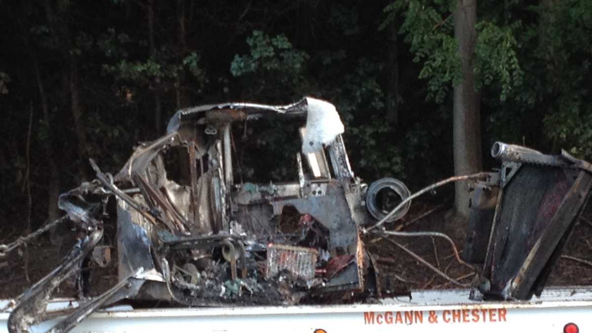 Mail truck catches fire on Interstate 279