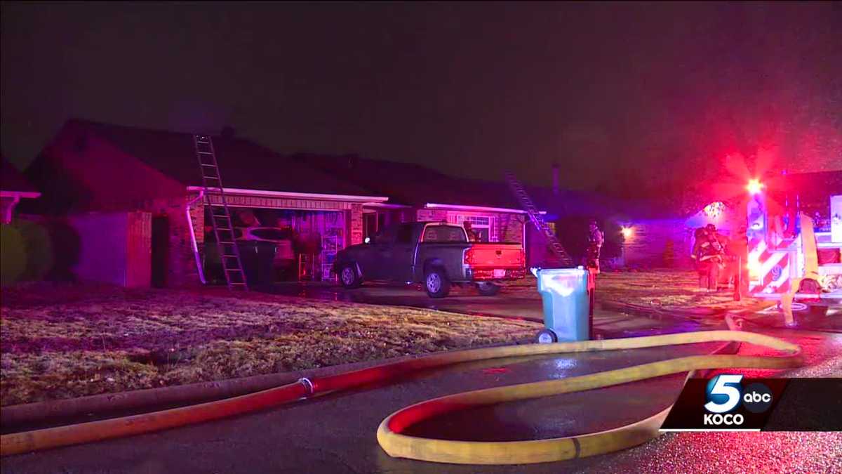 Oklahoma City man escapes after fire sparks at home