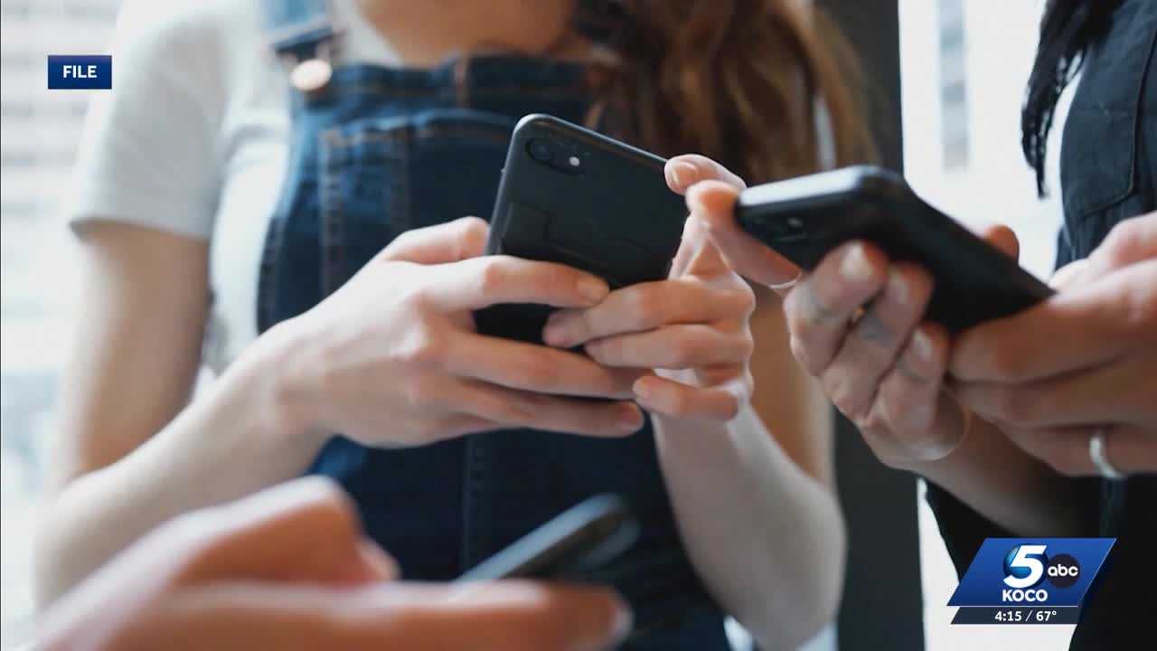 How can parents help keep kids safe after Oklahoman was arrested for exploiting minors on Roblox?