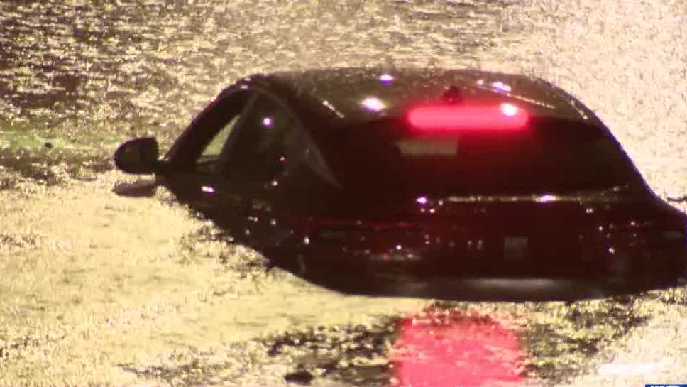 Flash flooding traps drivers on Milwaukee freeway near Brewers stadium