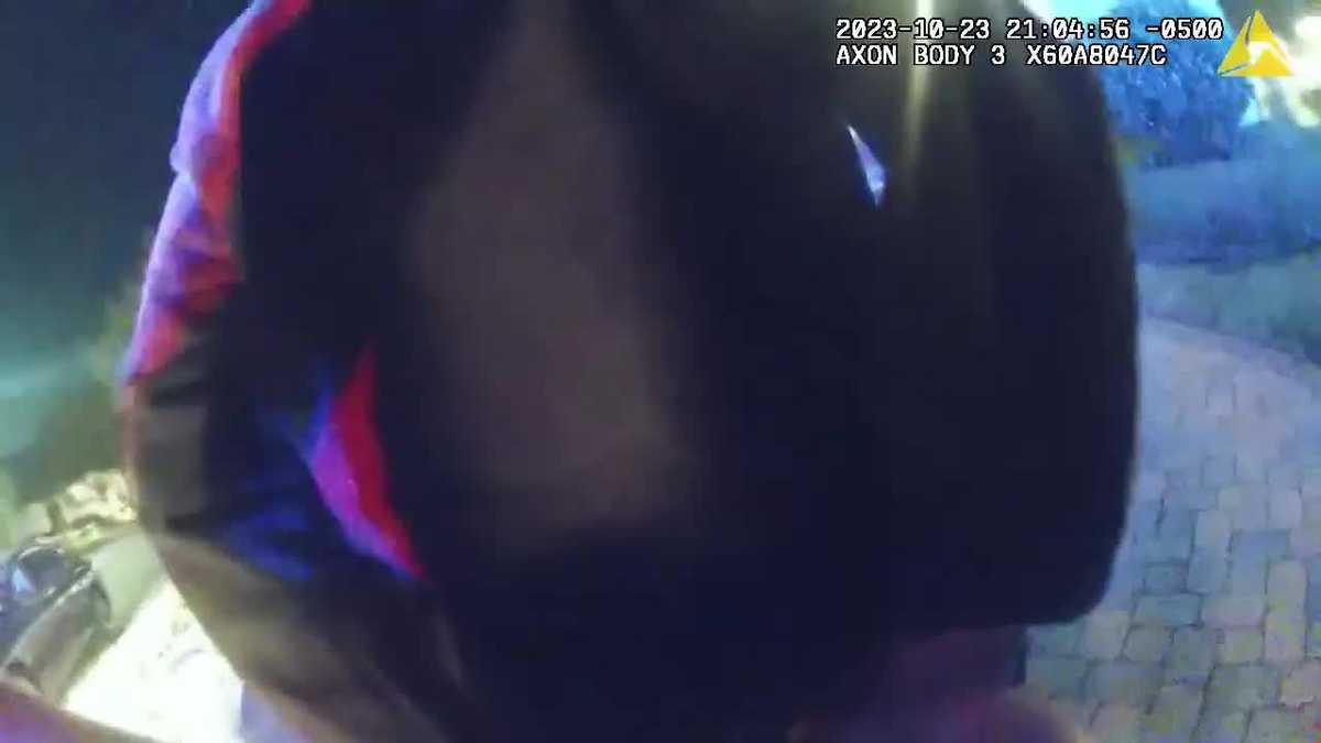 Полицейский департамент Кеннера опубликовал кадры с нательной камеры ареста Saints WR Криса Олава в понедельник вечером в Кеннере