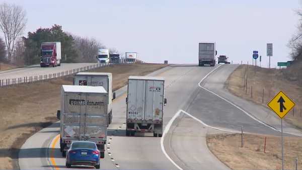 central iowa city plans to put up cameras to catch speeders on i80