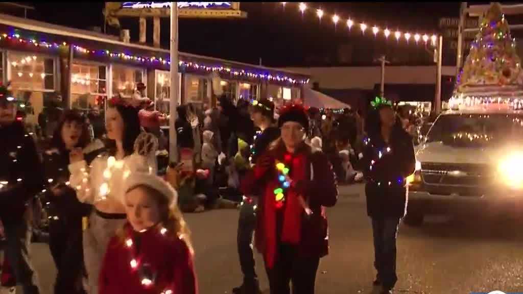 Twinkle Light Parade brings ABQ together