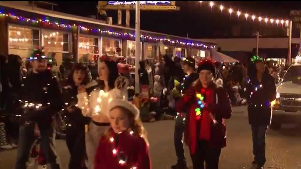 Twinkle Light Parade brings ABQ together Twinkle Light Parade brings ABQ together
