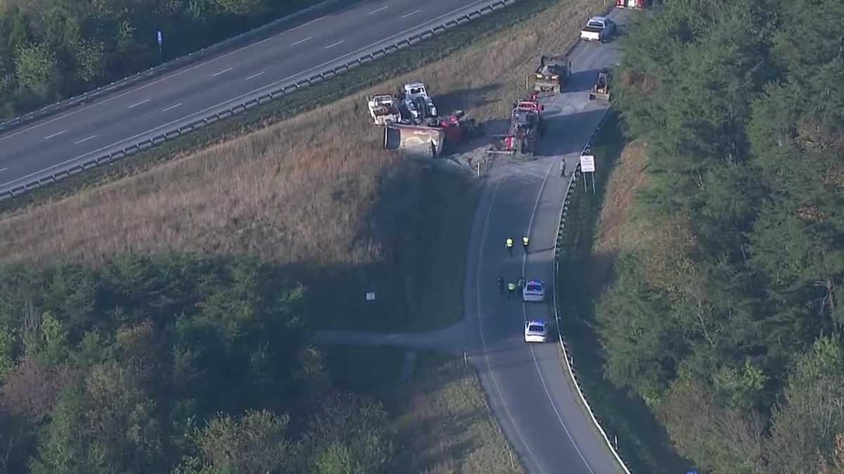 I-64 ramp reopens after truck overturns in in Floyd County