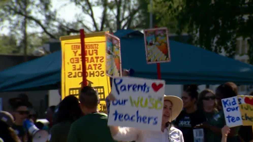 West Sacramento teachers union holds rally amid contract talks