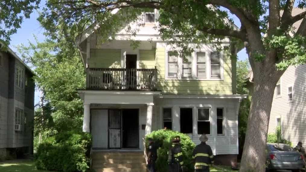 Fire investigators probe couch blaze in empty Milwaukee duplex