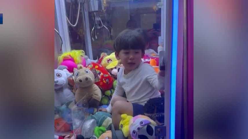 Child rescued from Madison claw machine