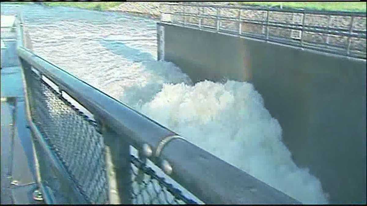 Corp releases water from Smithville spillway