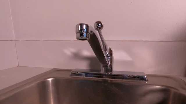 Des Moines Water Works helping 30 homeowners replace lead pipes - Vimarsana News