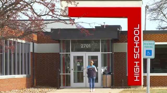 Police chief opposes plan to arm staff members at Iowa school - Vimarsana News