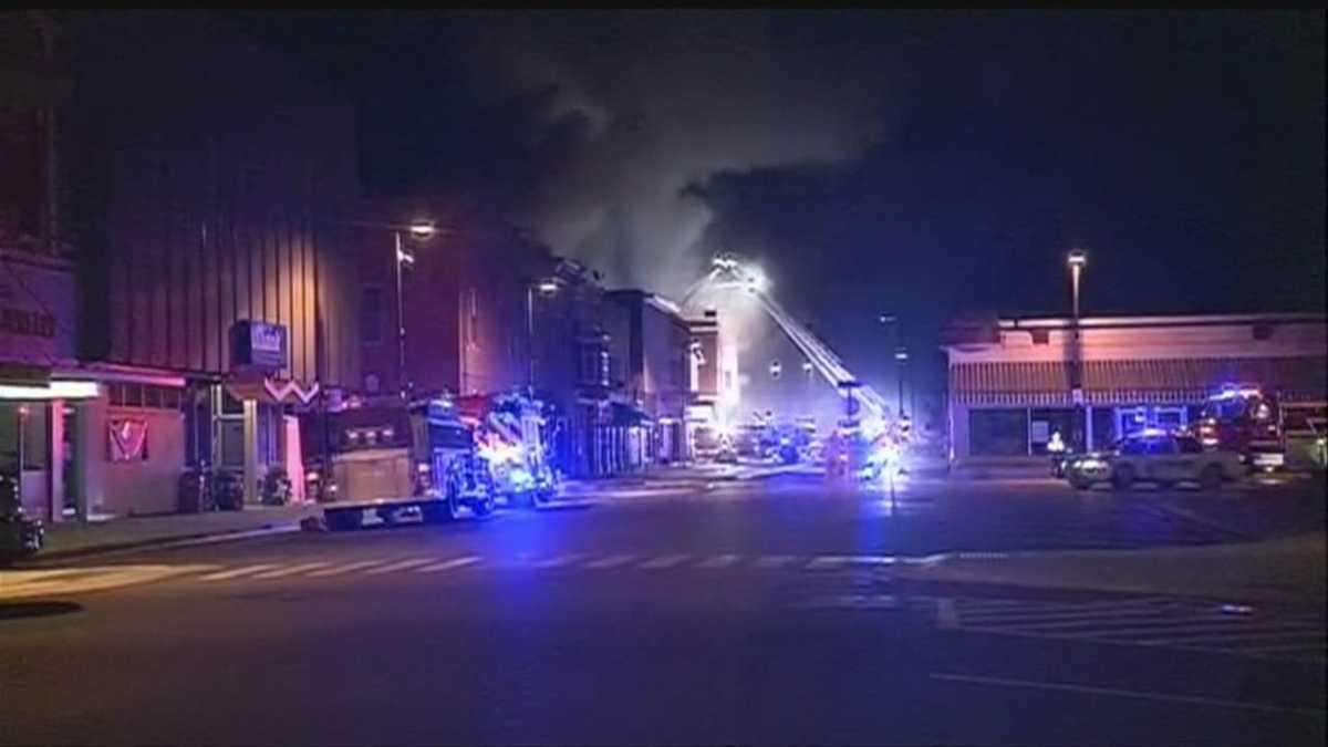Crews battle blaze in downtown Red Oak
