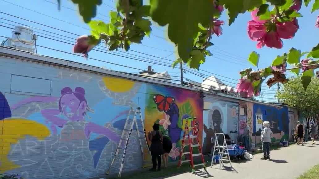 Community paints murals on Nashua Heritage Trail