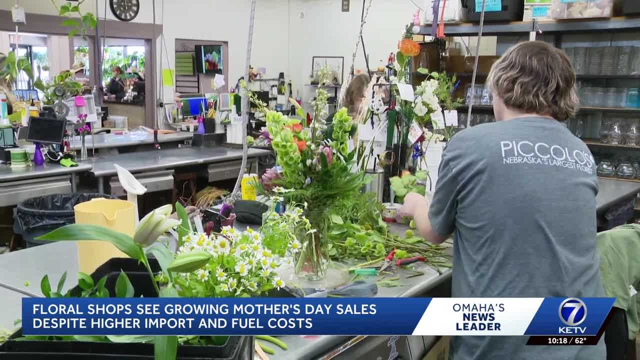 Mother’s Day boosts flower shop sales despite higher costs