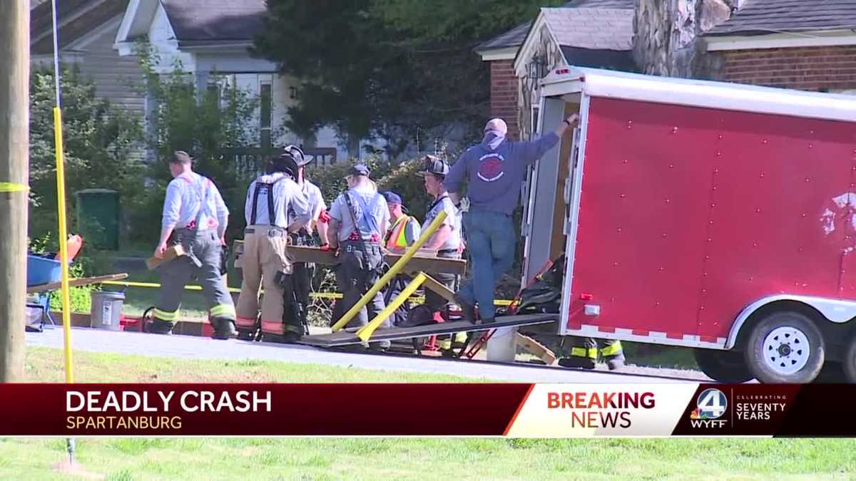 Spartanburg: 2 dead, 1 injured after car crashes into home