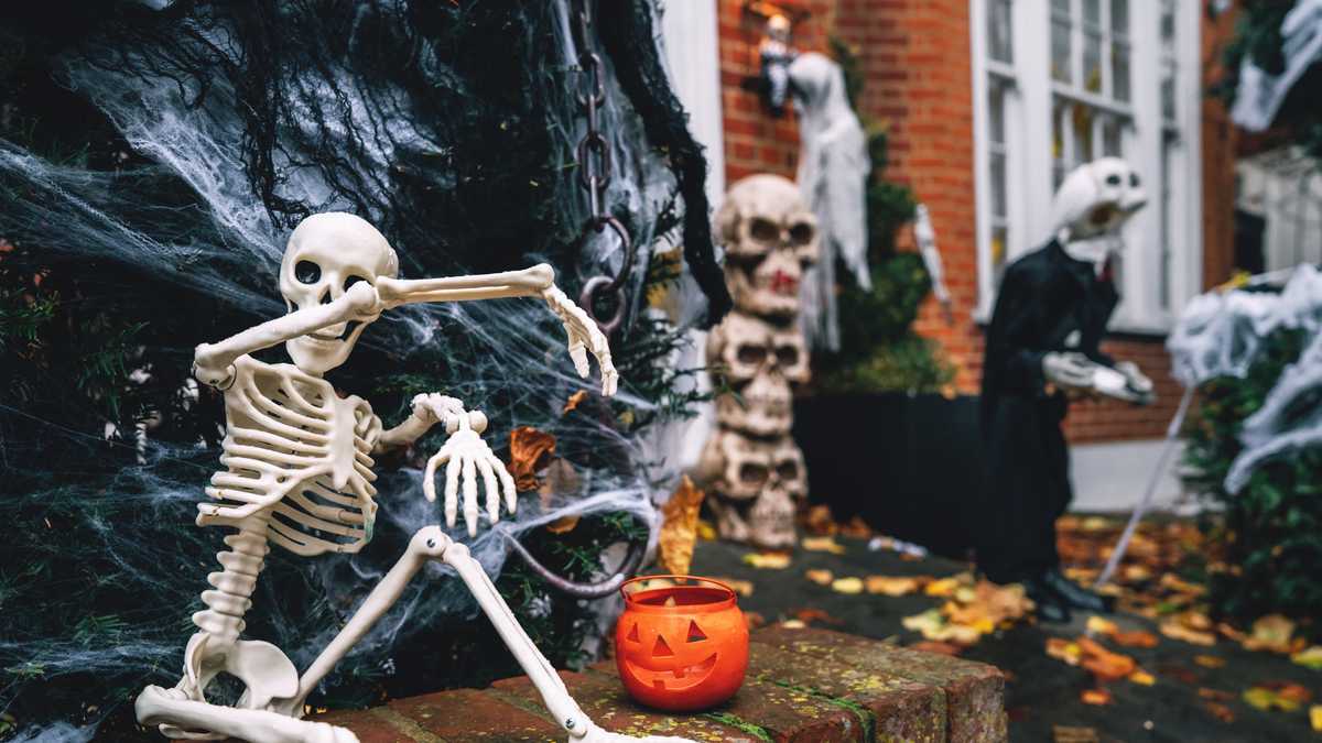 Mass. psychiatrist on how Halloween can help kids build confidence, manage fear