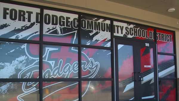 central iowa school district giving a big 'thank you' to staff