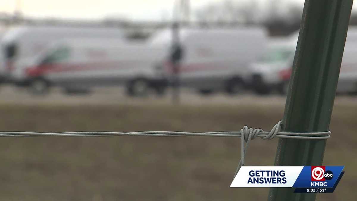 ICE vehicles spotted near Worlds of Fun in Kansas City