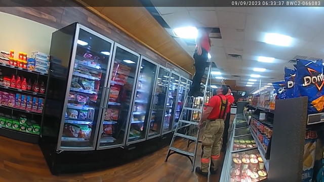 Norman police arrest man pretending to sleep in Braum's ceiling - Vimarsana News