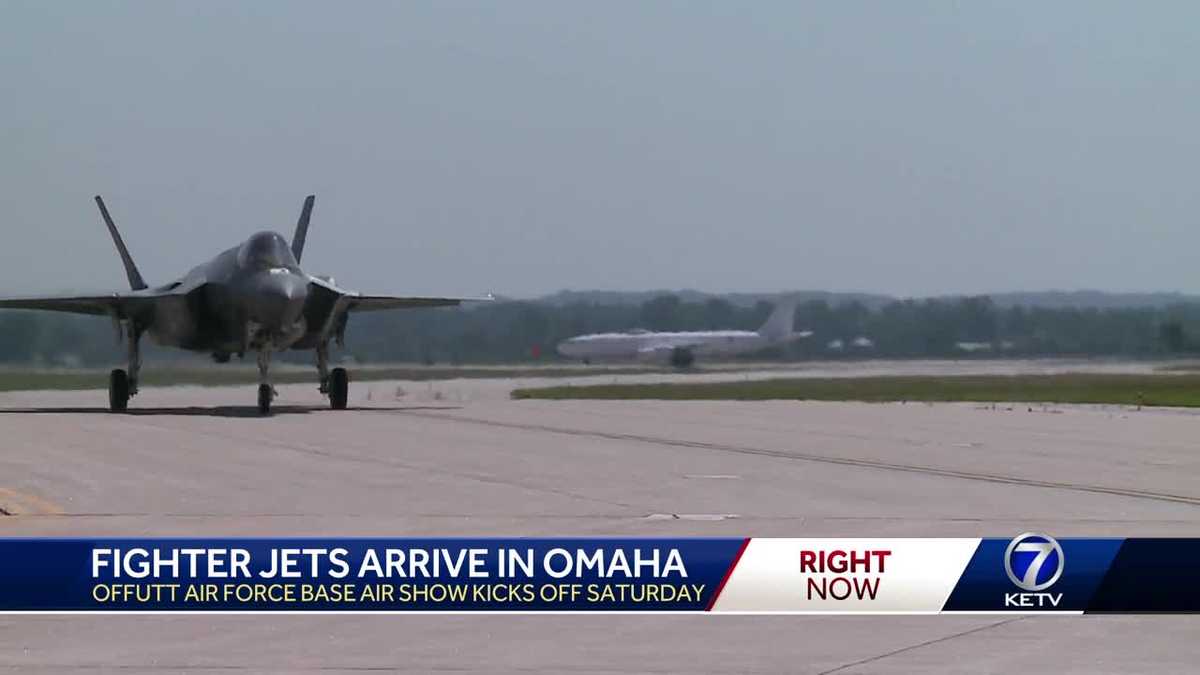 Fighter jets land before Offutt Air Show