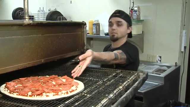 Pizza shop creates fundraiser for employee after Milwaukee fire - Vimarsana News