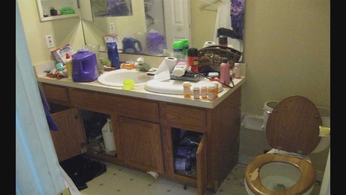 Dcf worker 6 children found living in deplorable conditions
