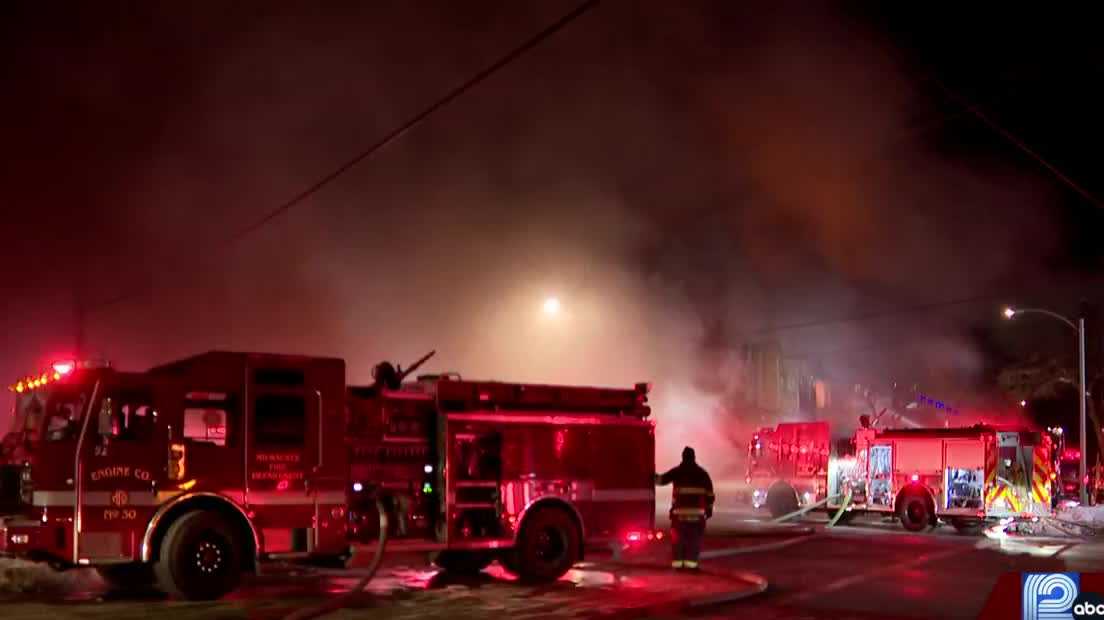 Milwaukee crews battle fire in the bitter cold; Nearby apartment evacuated