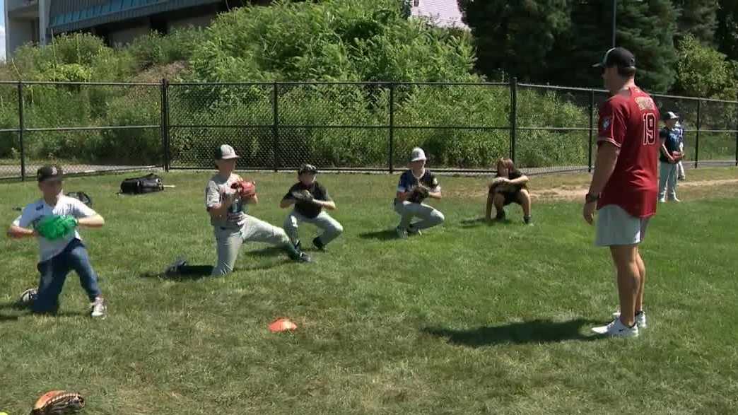Former MLB players hold clinic for New Hampshire youth
