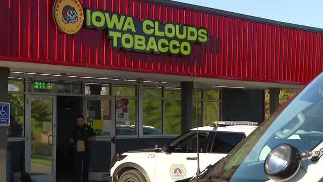 iowa clouds tobacco Armed robbery reported at Des Moines convenience store