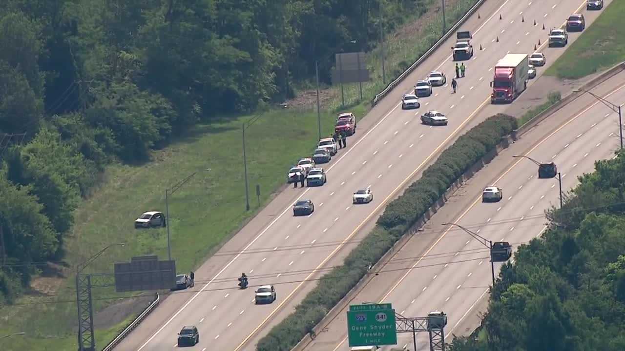 1 Hurt In Shooting On I-64 In Louisville; Suspect At Large