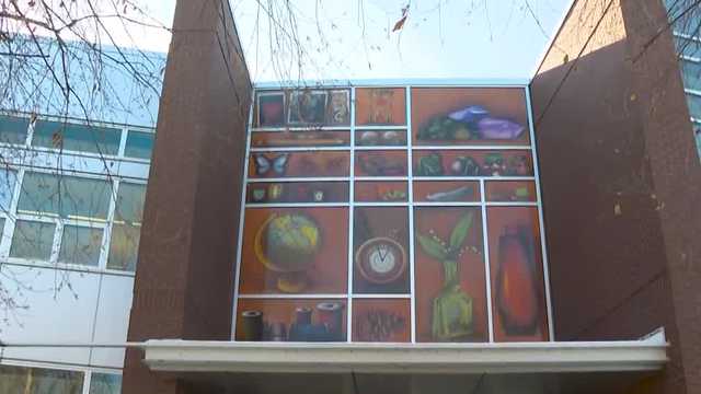 Central College students and professors install mural preventing bird collisions - Vimarsana News