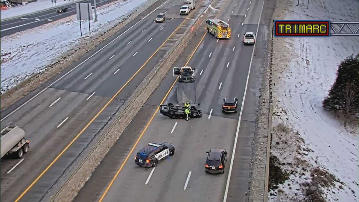 Traffic Alert:  crash caused delays north on I-65 in Bullitt county