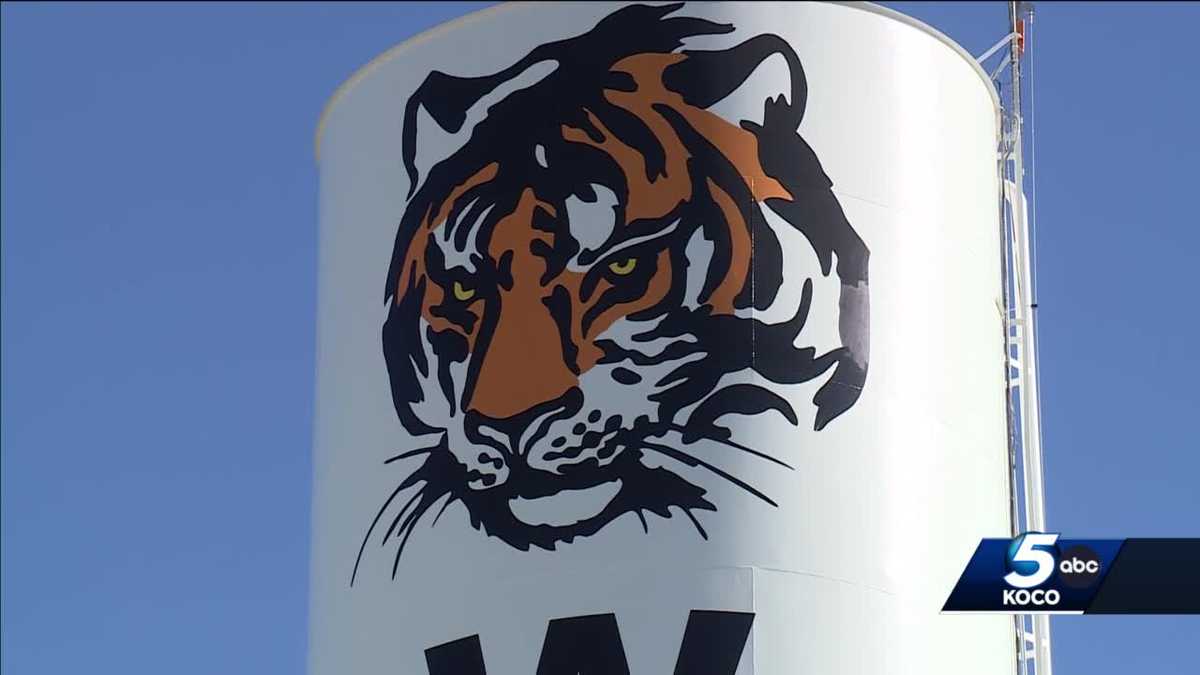 Oklahoma teacher charged after alleged relationship with minor - KOCO