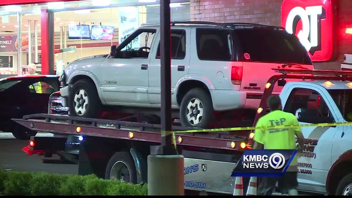 SUV crashes into Independence QuikTrip
