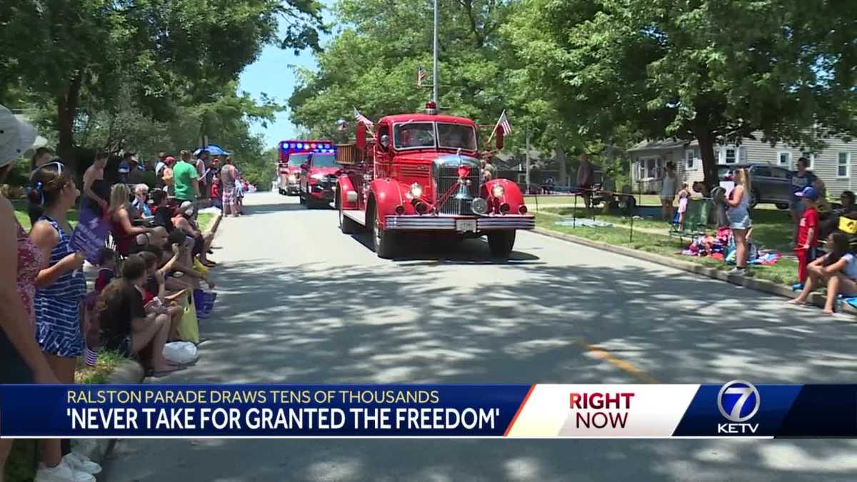 Ralston parade draws tens of thousands
