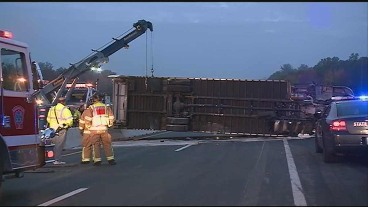 Overturned truck snarls traffic on I-93