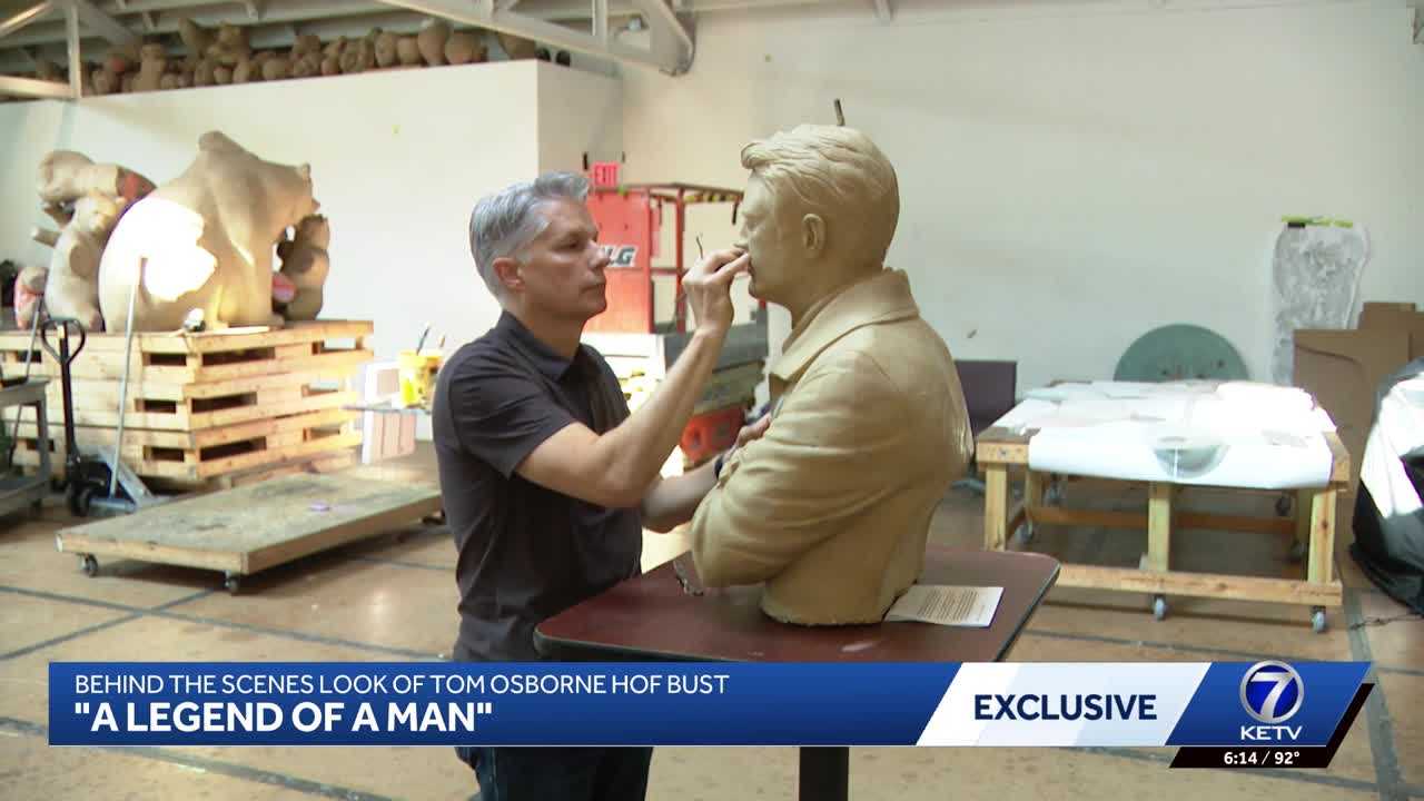 トップス SCULPTOR Nebraska artist tasked with sculpting Osborne hall of fame bust - KETV